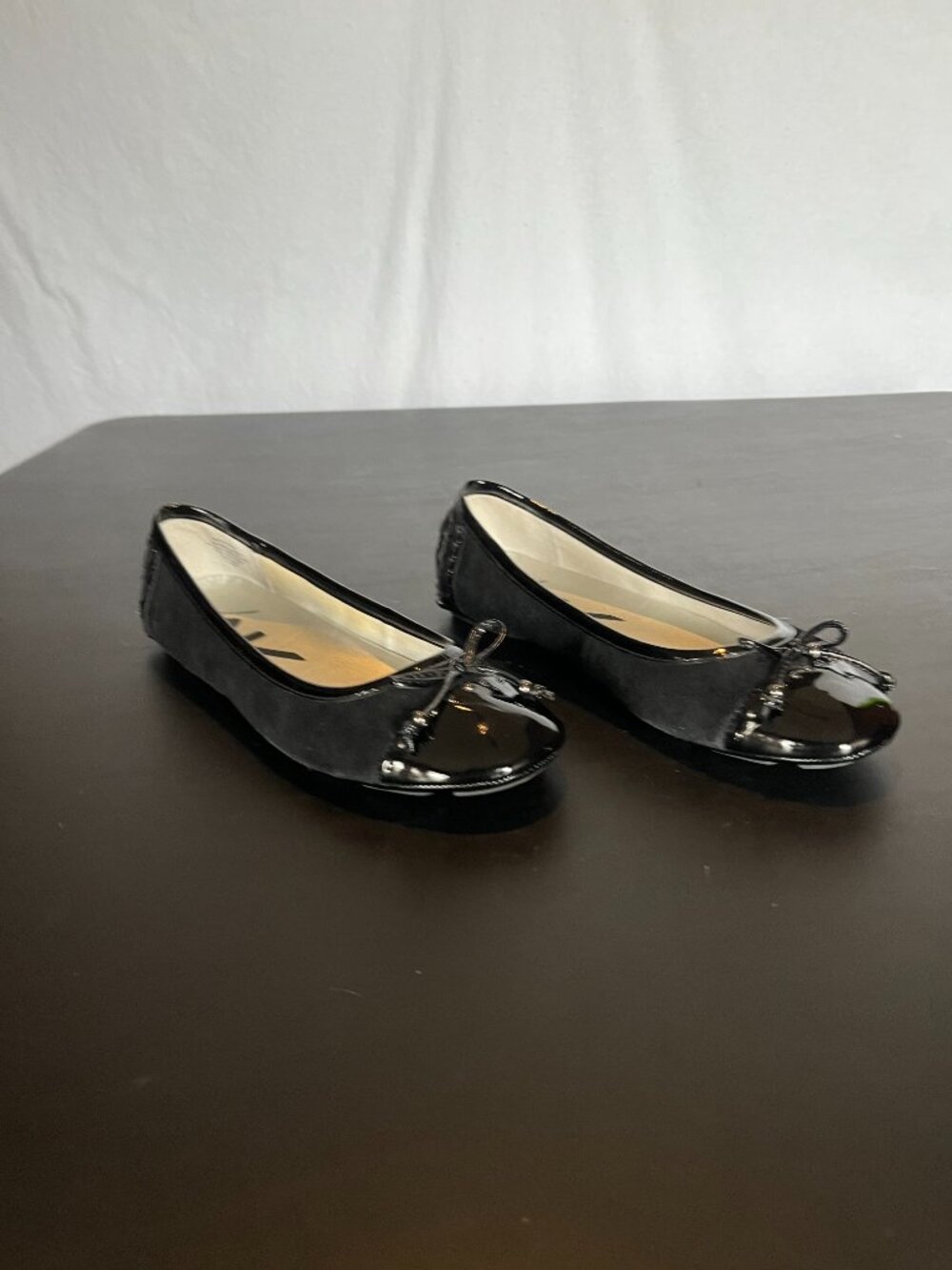 Anne Klein Size 8.5M Silver and Black Dress Shoes